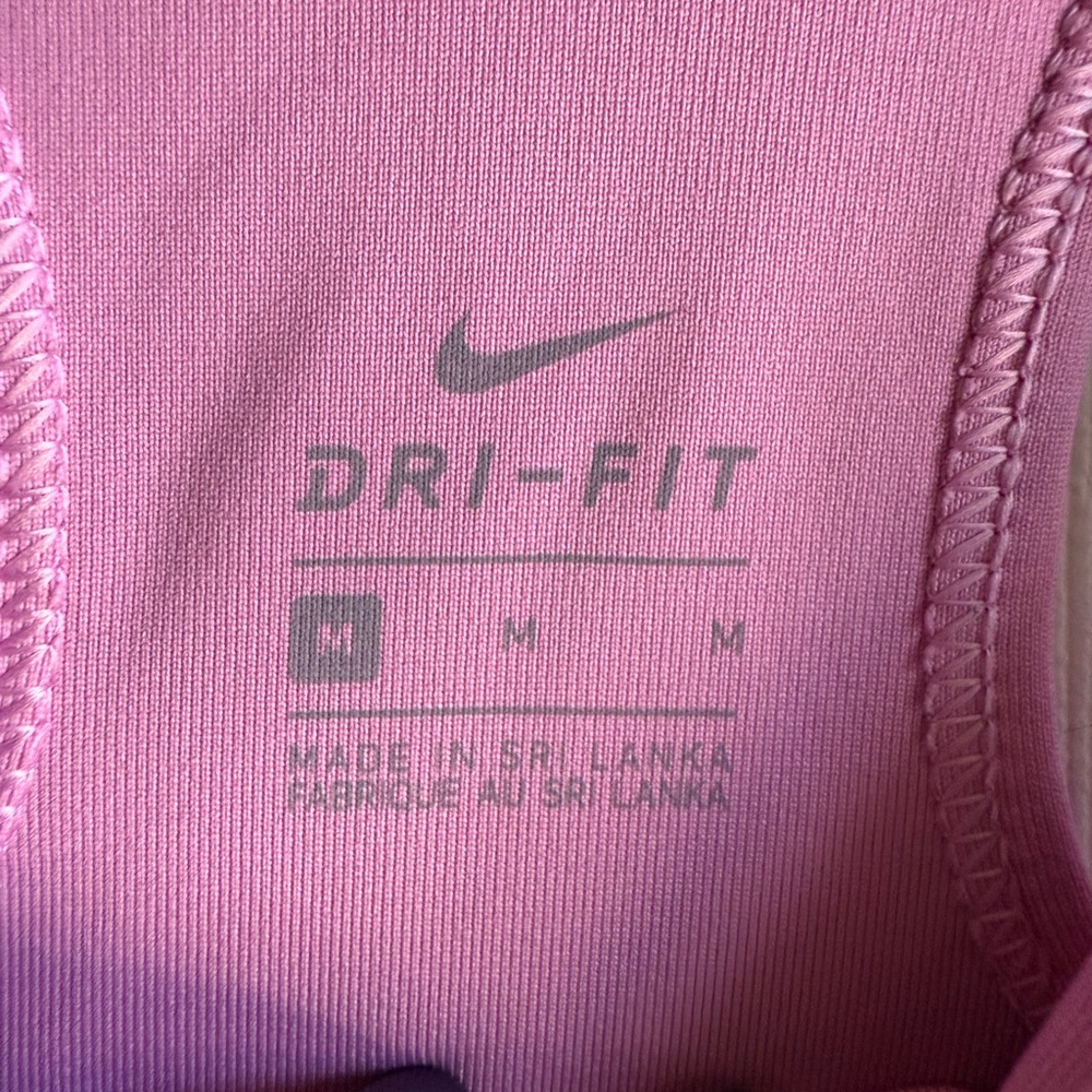 NWOT Nike Women's Mauve Sports Bra - Picture 2 of 3